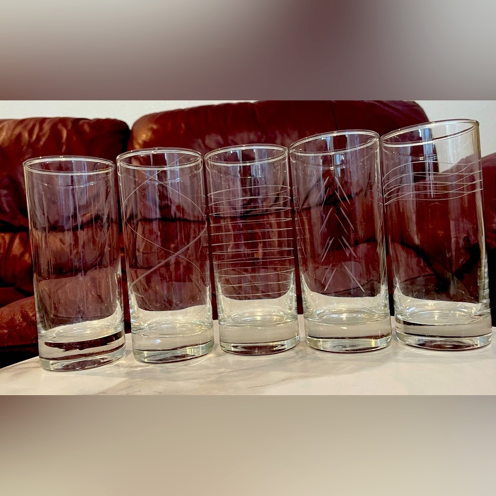 Set of 5 etched glasses